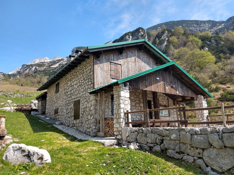 Ricovero Casera Cjariguart.jpg